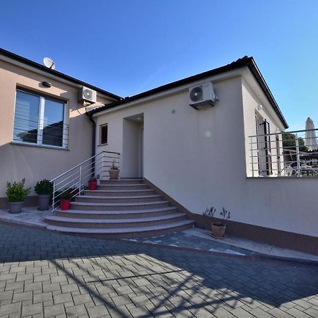 Apartments Golden Hour Jurdani Екстериор снимка