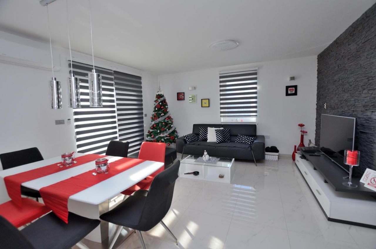 Apartments Golden Hour Jurdani Екстериор снимка