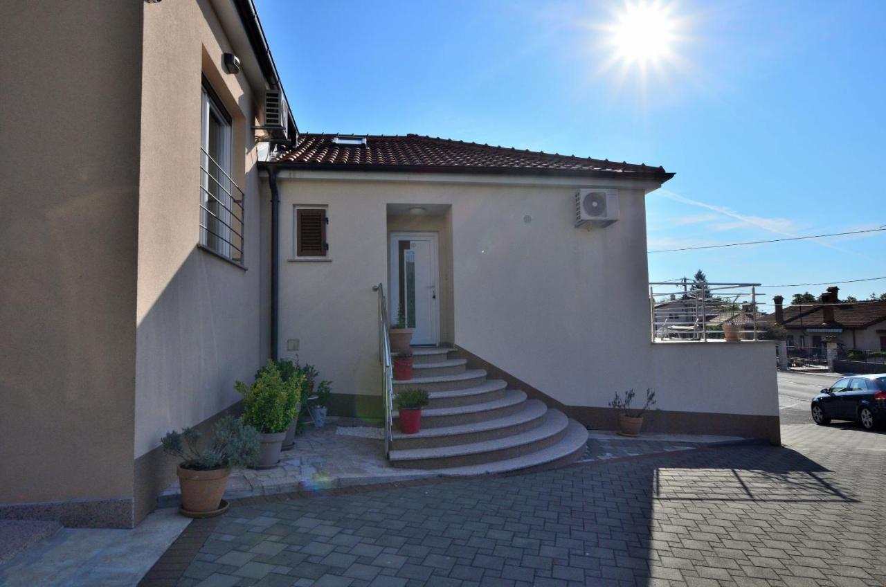 Apartments Golden Hour Jurdani Екстериор снимка