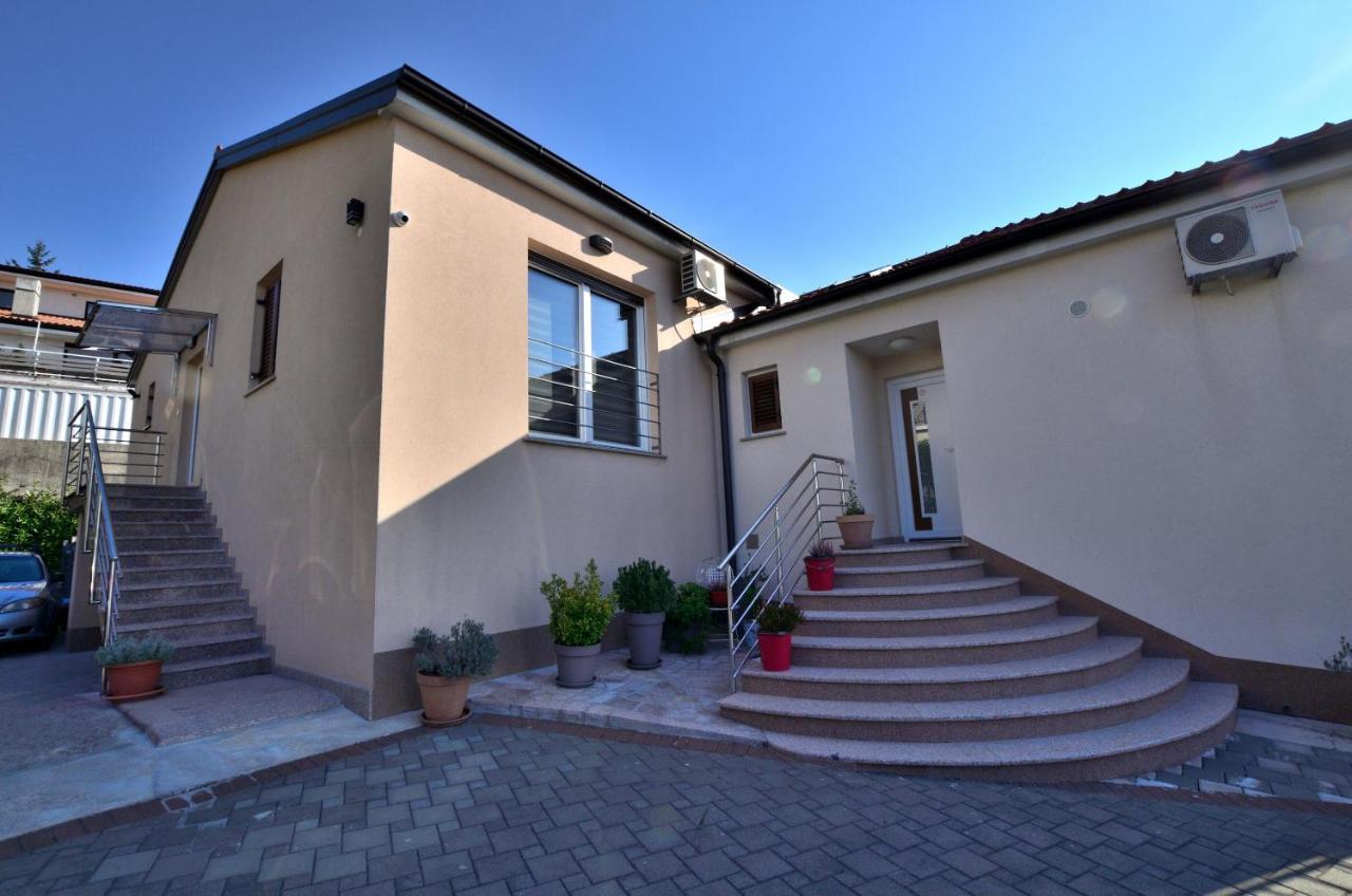 Apartments Golden Hour Jurdani Екстериор снимка