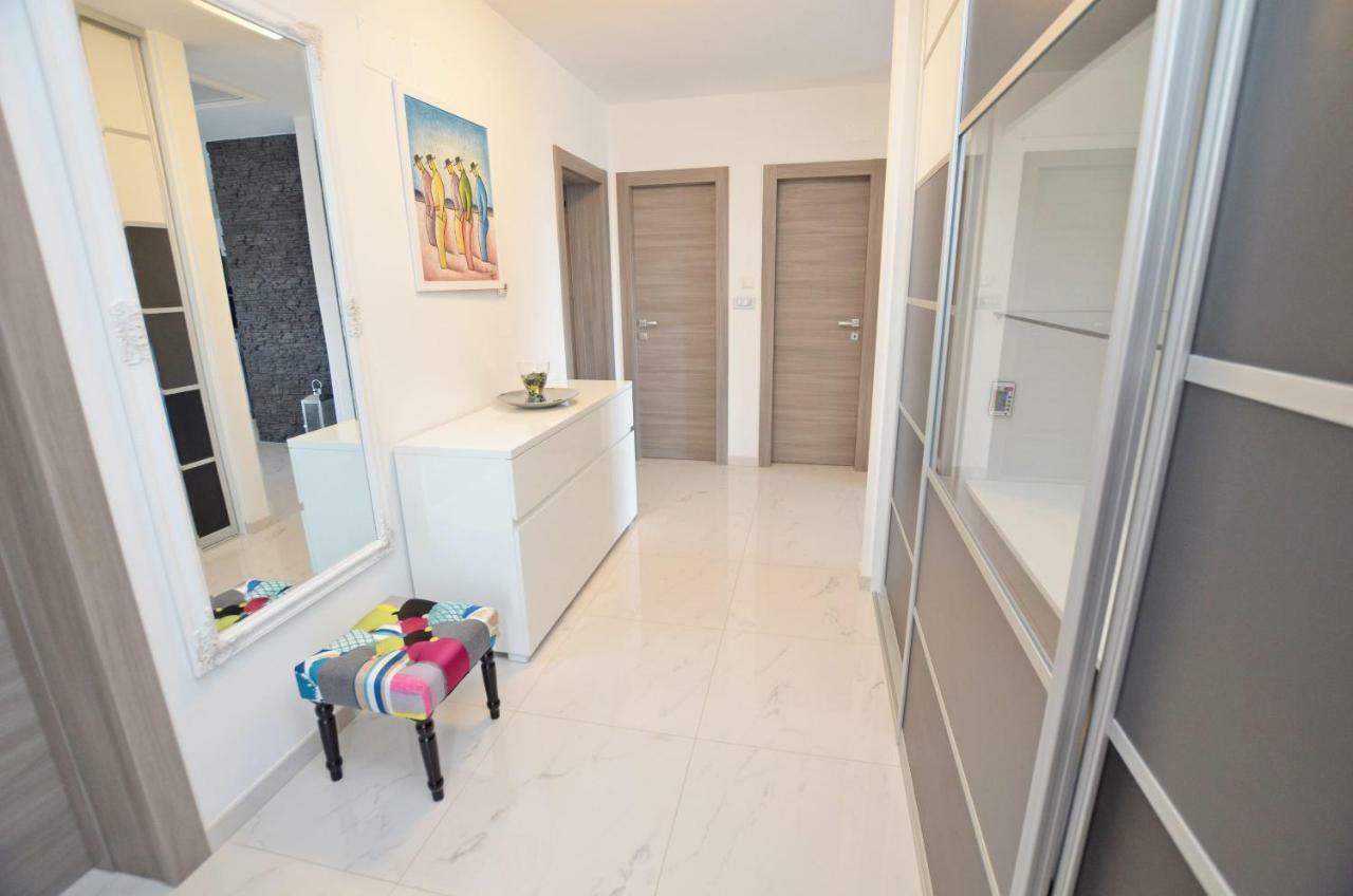 Apartments Golden Hour Jurdani Екстериор снимка